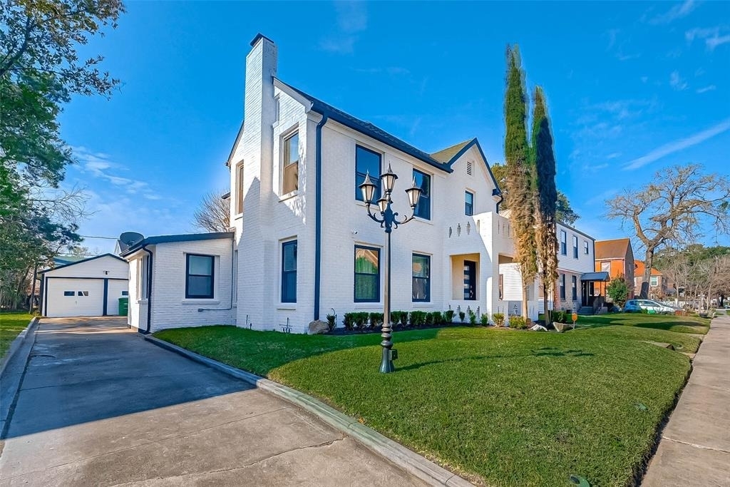 3222 Oakdale Street - Photo 0