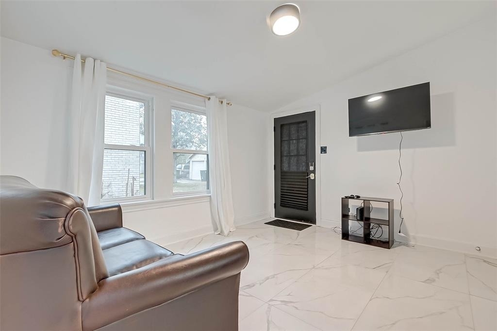3222 Oakdale Street - Photo 10