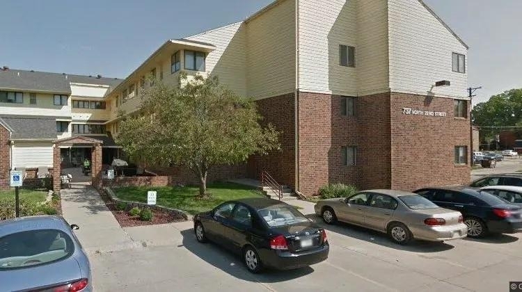 737 N 22nd St - Photo 8