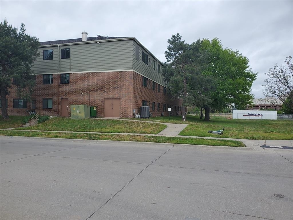 737 N 22nd St - Photo 6