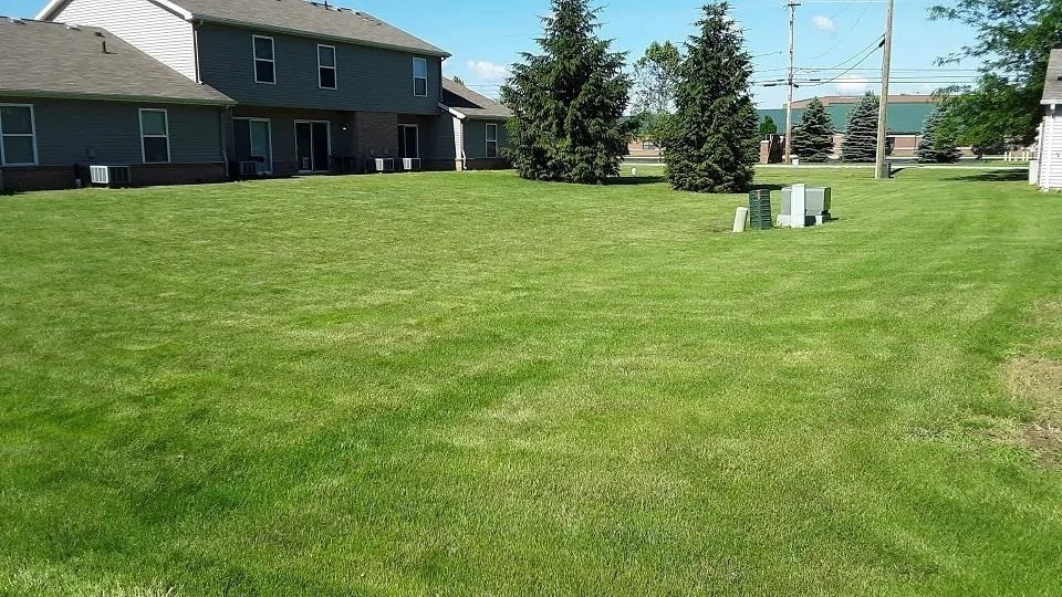 735-739 Main St - Photo 1