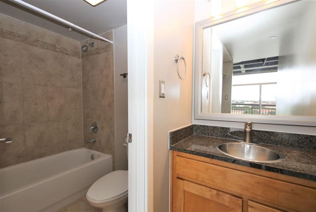 230 W Alabama - Photo 8