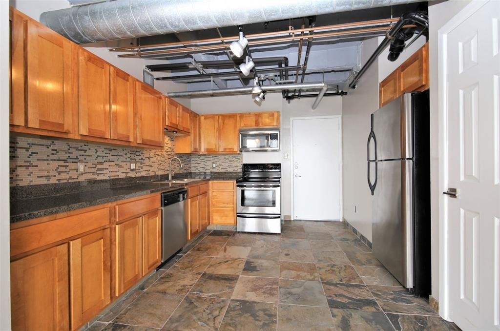 230 W Alabama - Photo 5