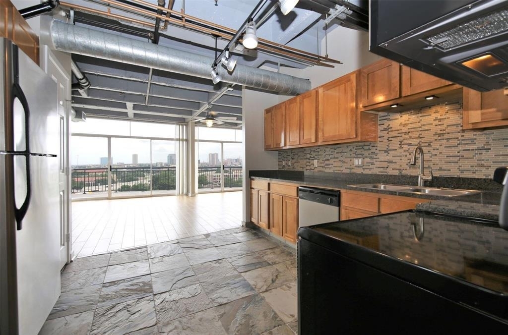 230 W Alabama - Photo 3