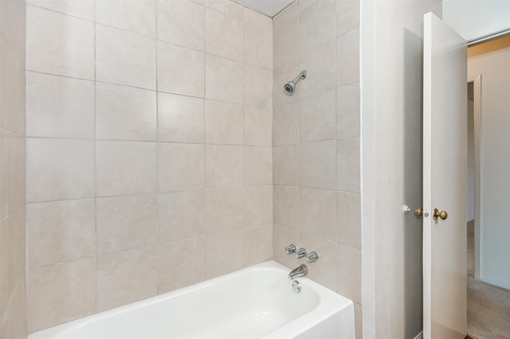 9410 Edgebrook - Photo 8
