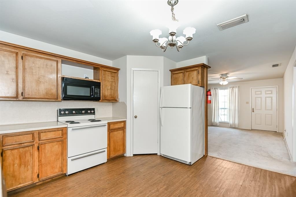 9410 Edgebrook - Photo 5