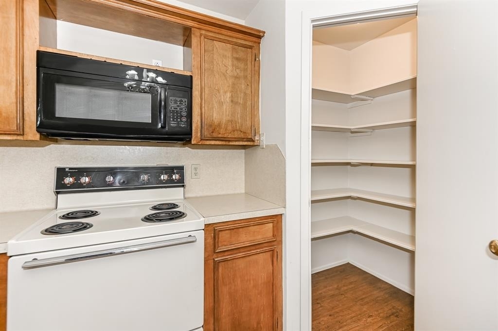 9410 Edgebrook - Photo 4
