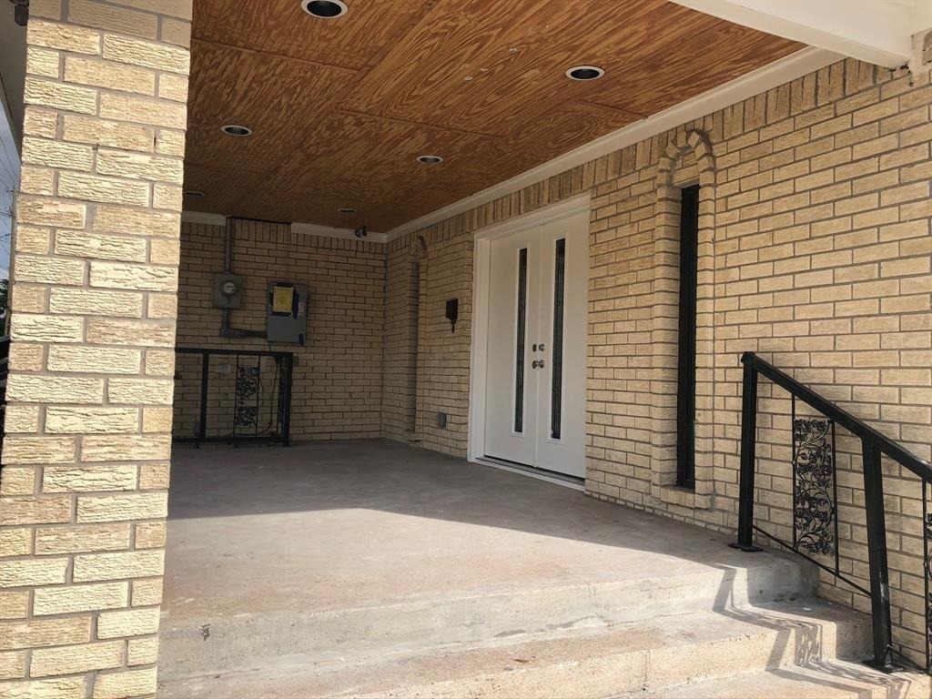 3911 Fulton Street - Photo 3