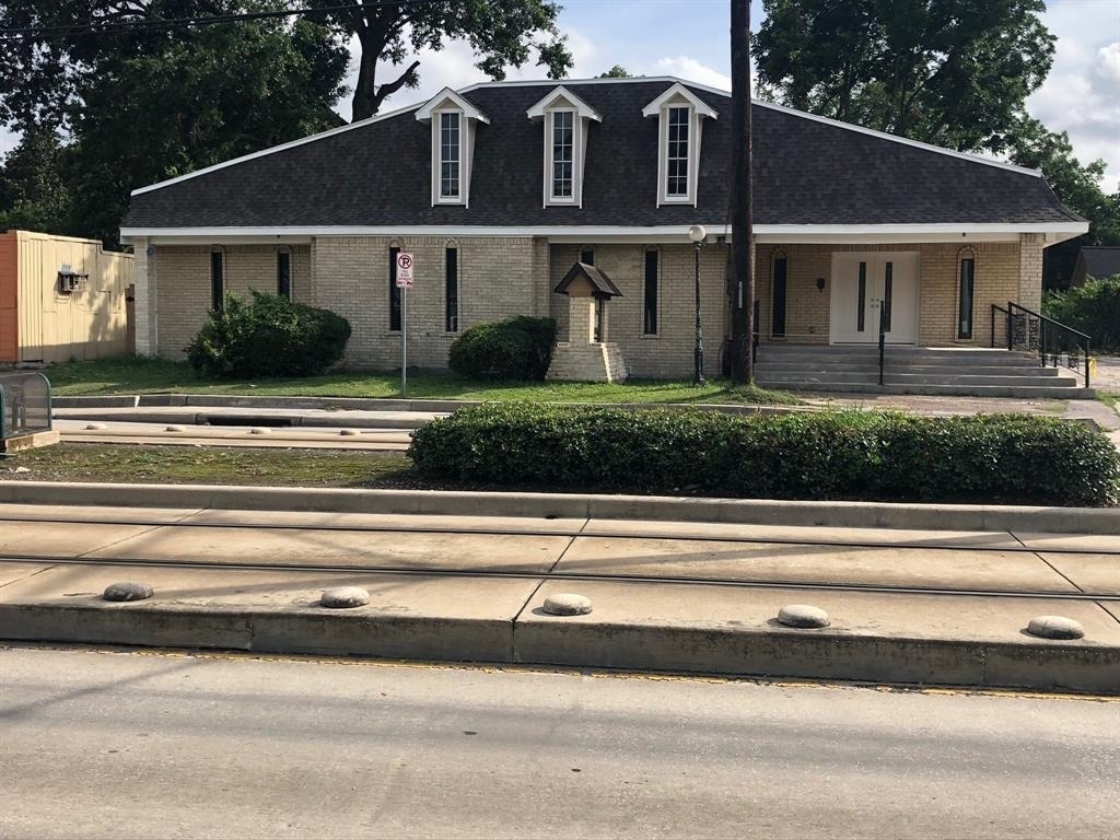 3911 Fulton Street - Photo 1