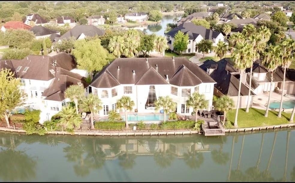 27 Swan Isle Boulevard - Photo 1
