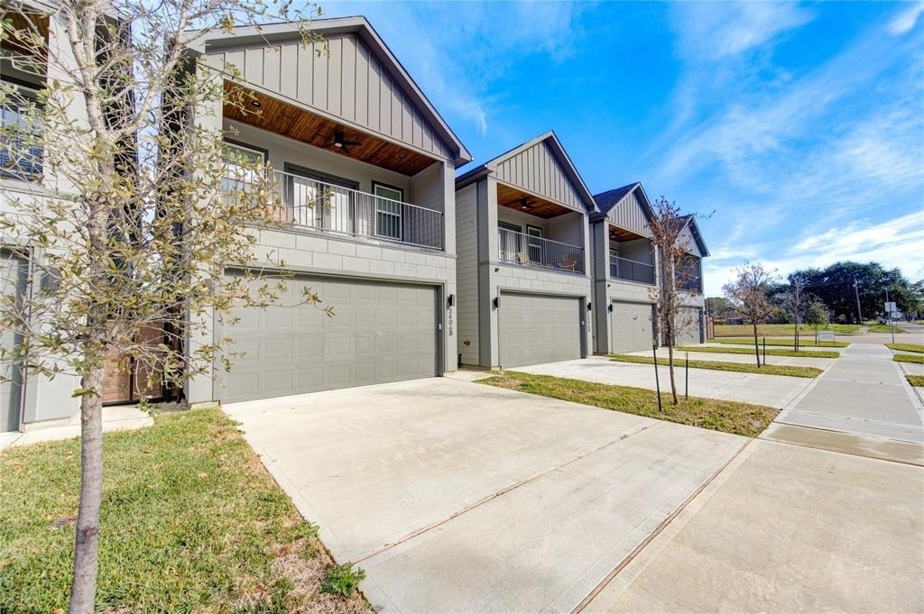 3406 Garapan Street - Photo 0