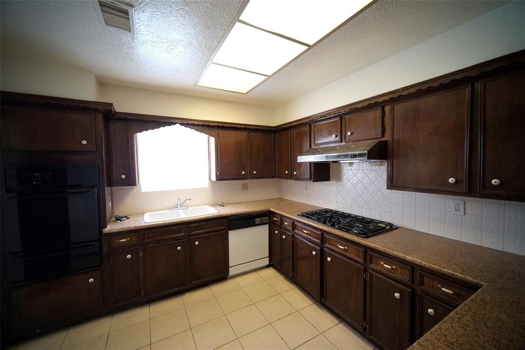 12510 Bexley Drive - Photo 2
