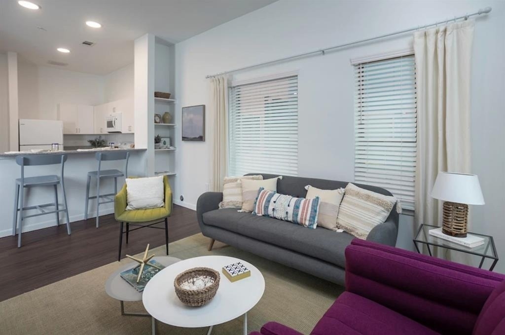 5220 Ave J - Photo 4