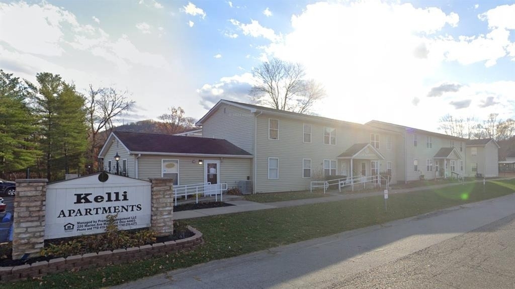 77 Morgan Dr - Photo 0