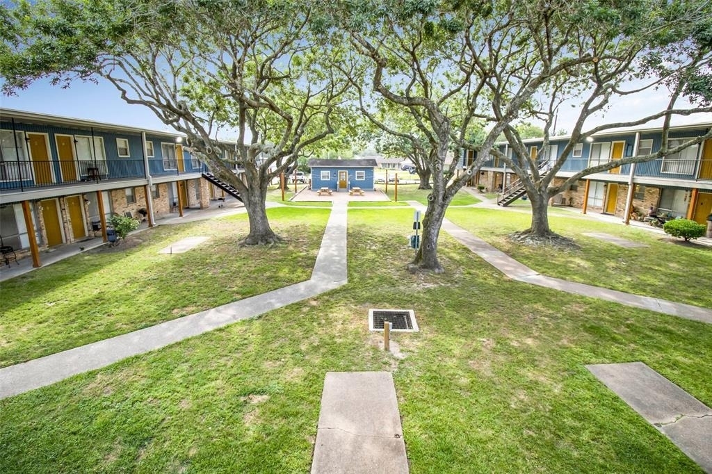1305 Memorial Drive Drive - Photo 4