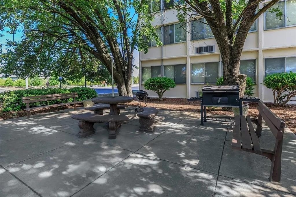 111 Ne Walker Ave - Photo 5