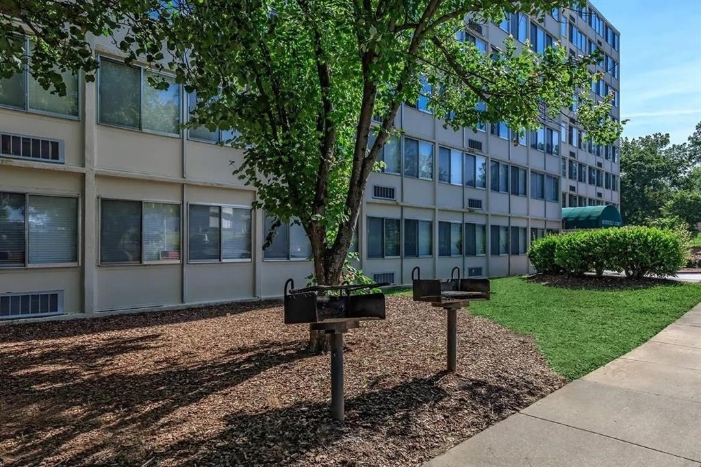 111 Ne Walker Ave - Photo 4