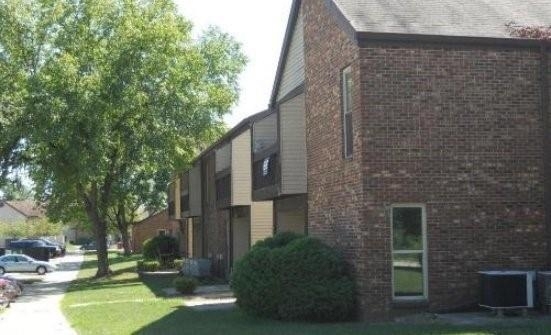 700 Pleasant Ct - Photo 0