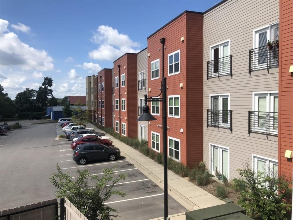 3700 N Main St - Photo 1