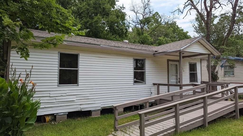 215 Blackshear Street - Photo 0