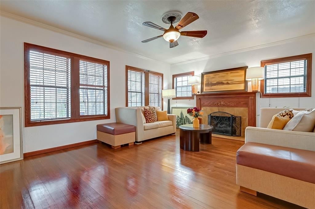 2412 Oakdale Street - Photo 4