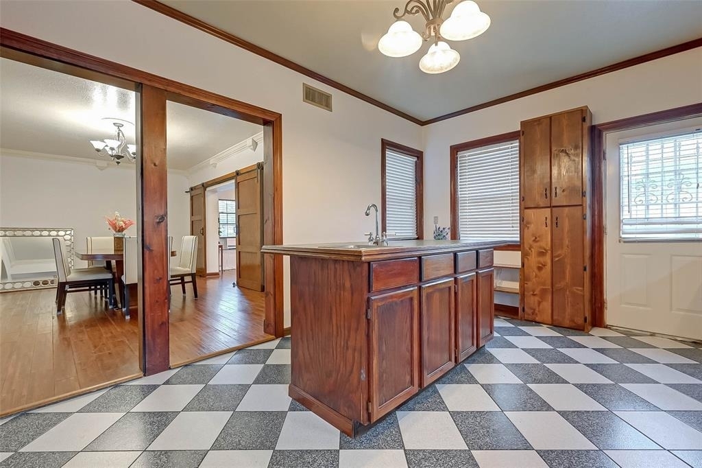 2412 Oakdale Street - Photo 18