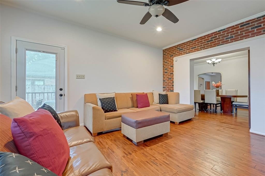 2412 Oakdale Street - Photo 6
