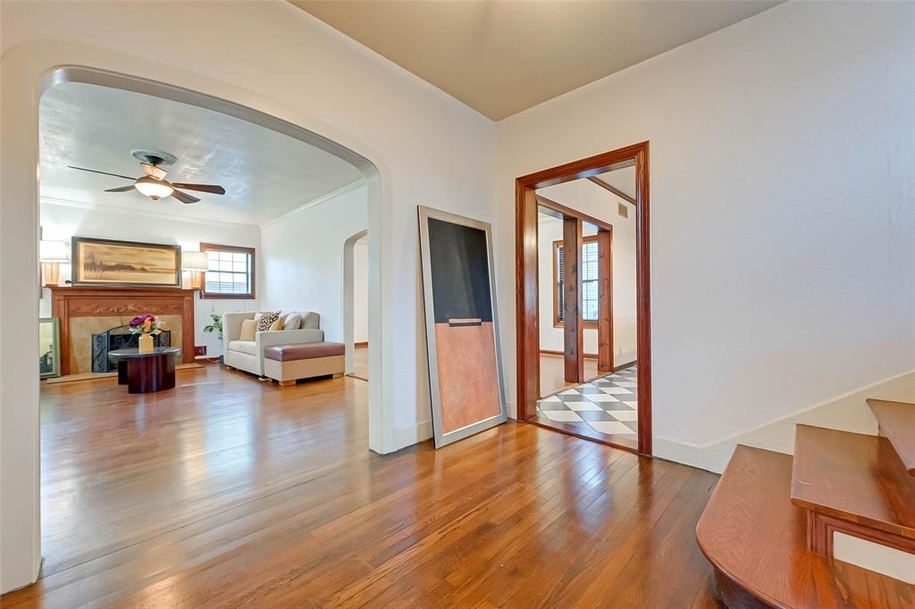 2412 Oakdale Street - Photo 5