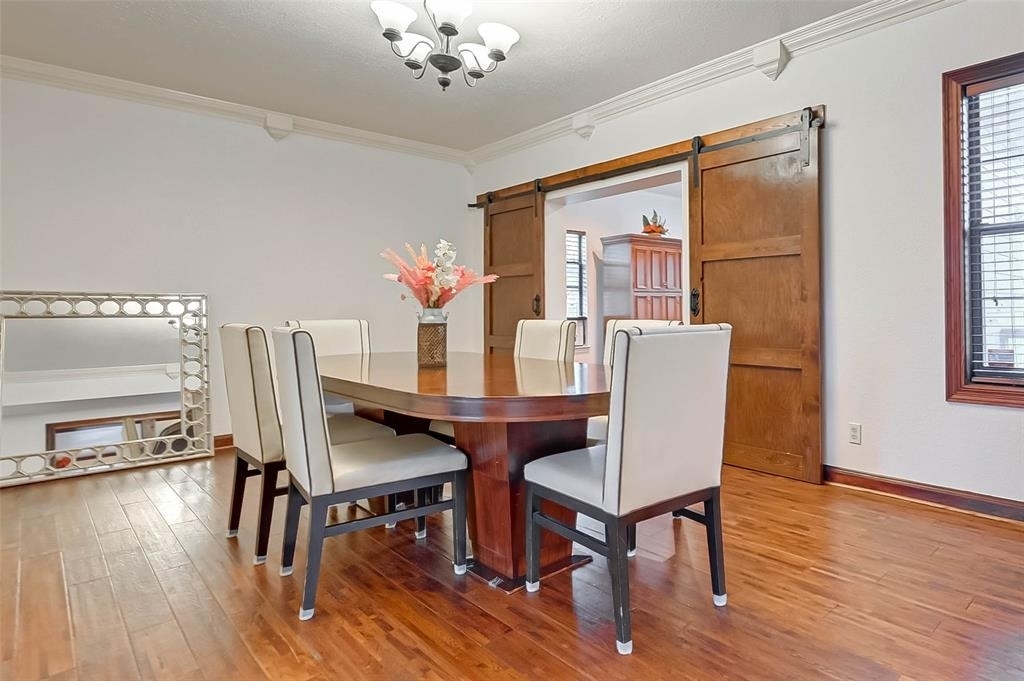 2412 Oakdale Street - Photo 12