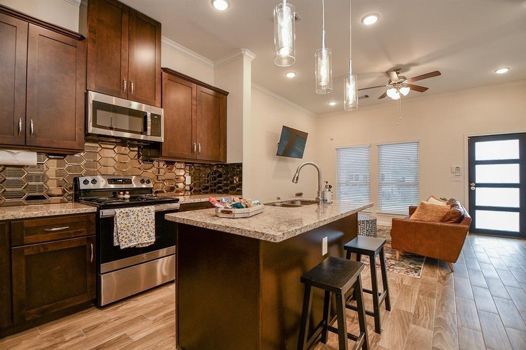 3708 Easy Street - Photo 2