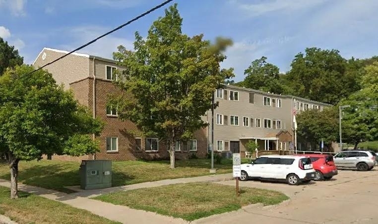 1105 S Third St - Photo 2