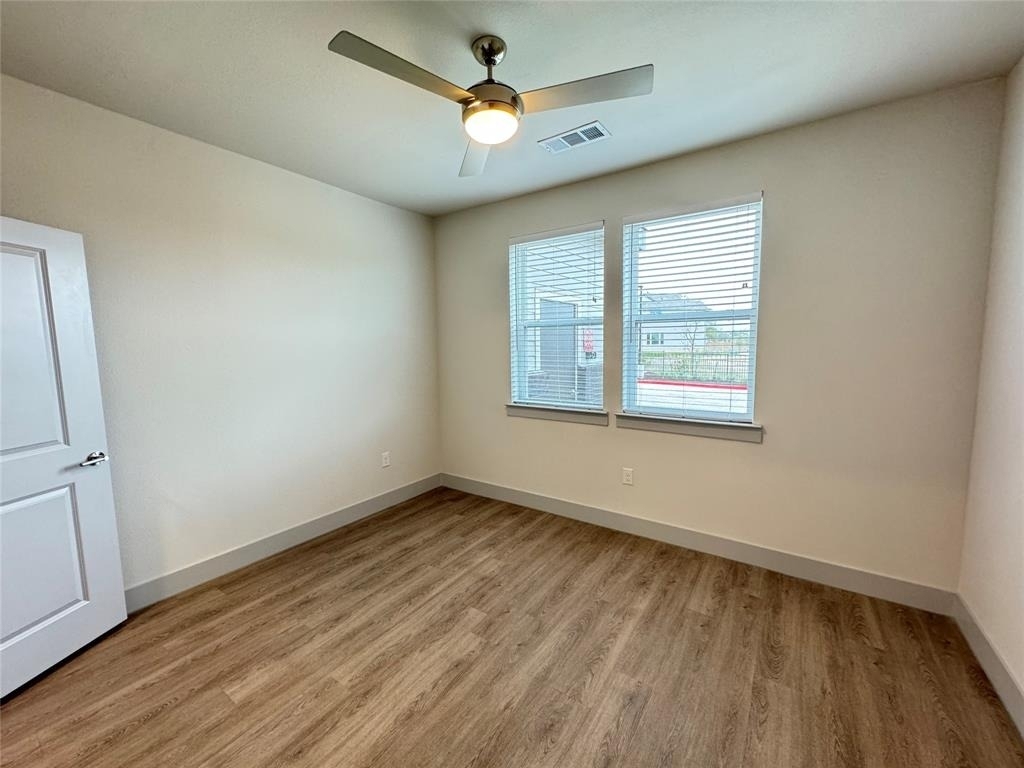 29600 Ronald Reagan Blvd - Photo 3