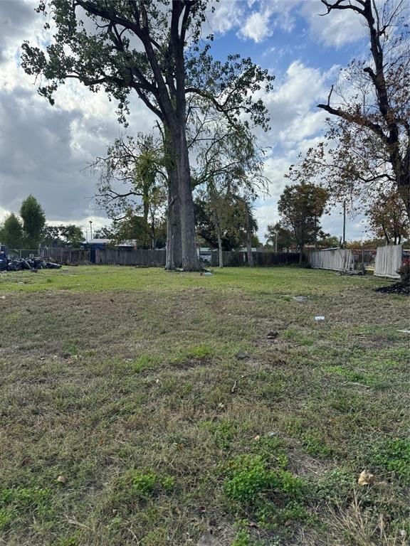 8605 Airline Drive - Photo 0