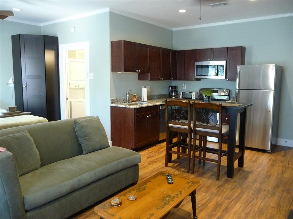 1009 Peden Street - Photo 3