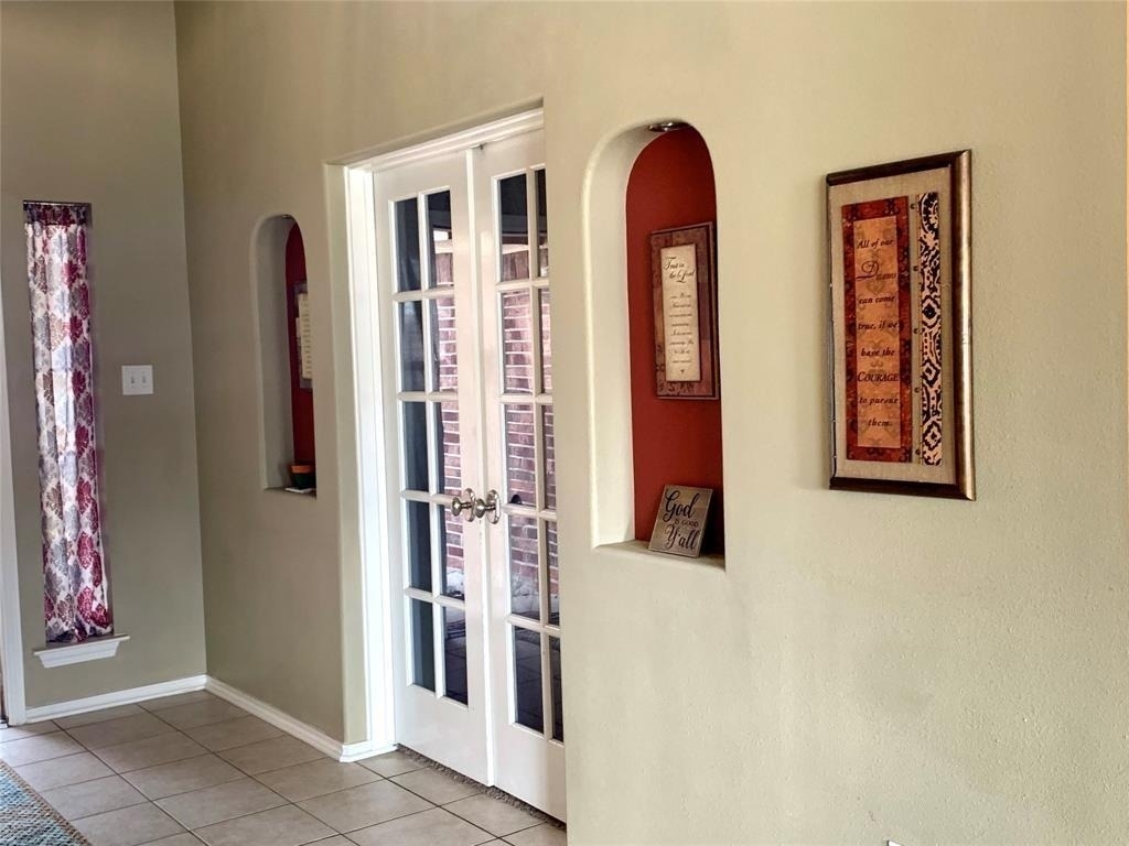 2527 Liza Court - Photo 4