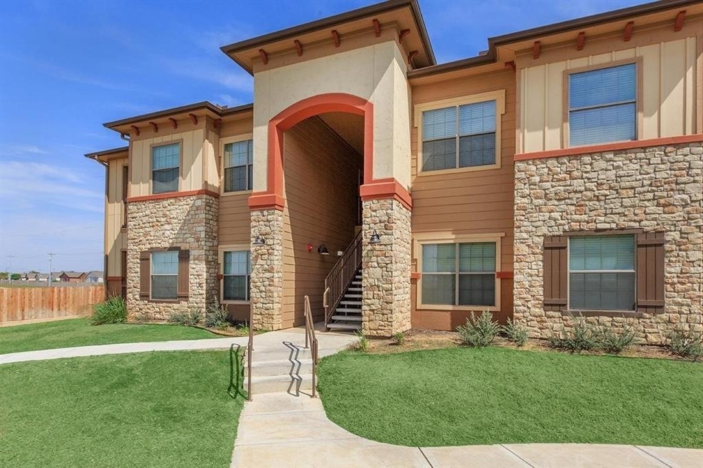 202 Aquero Boulevard - Photo 1