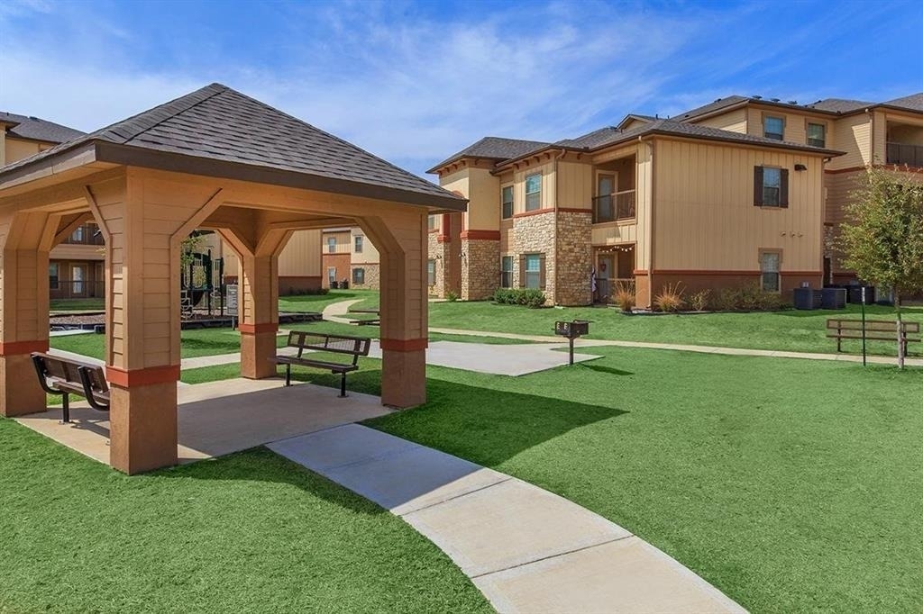 202 Aquero Boulevard - Photo 4