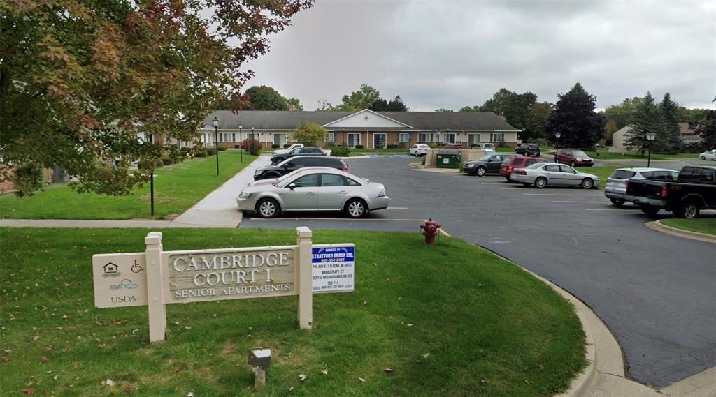624 Cambridge Ln - Photo 0