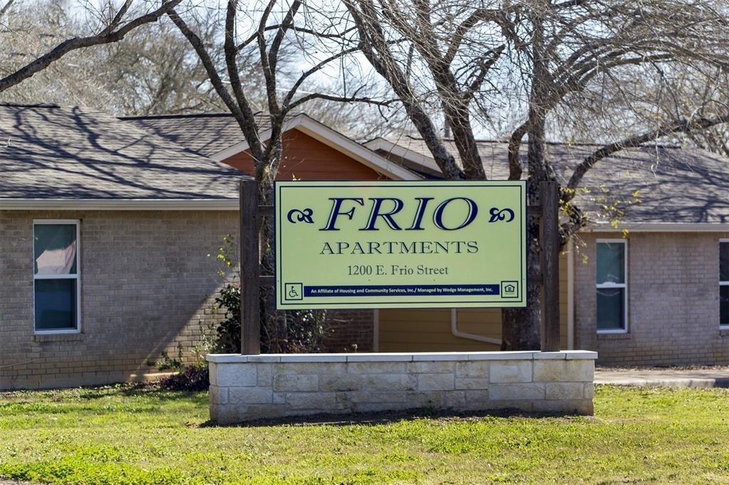 1200 E Frio Street - Photo 4