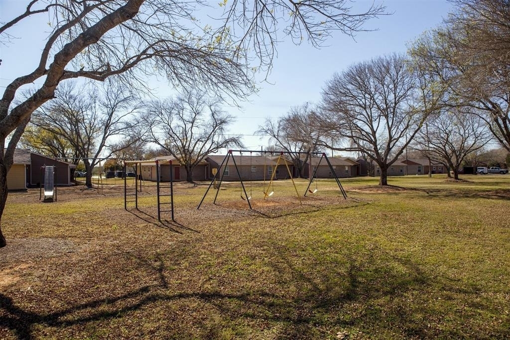 1200 E Frio Street - Photo 11