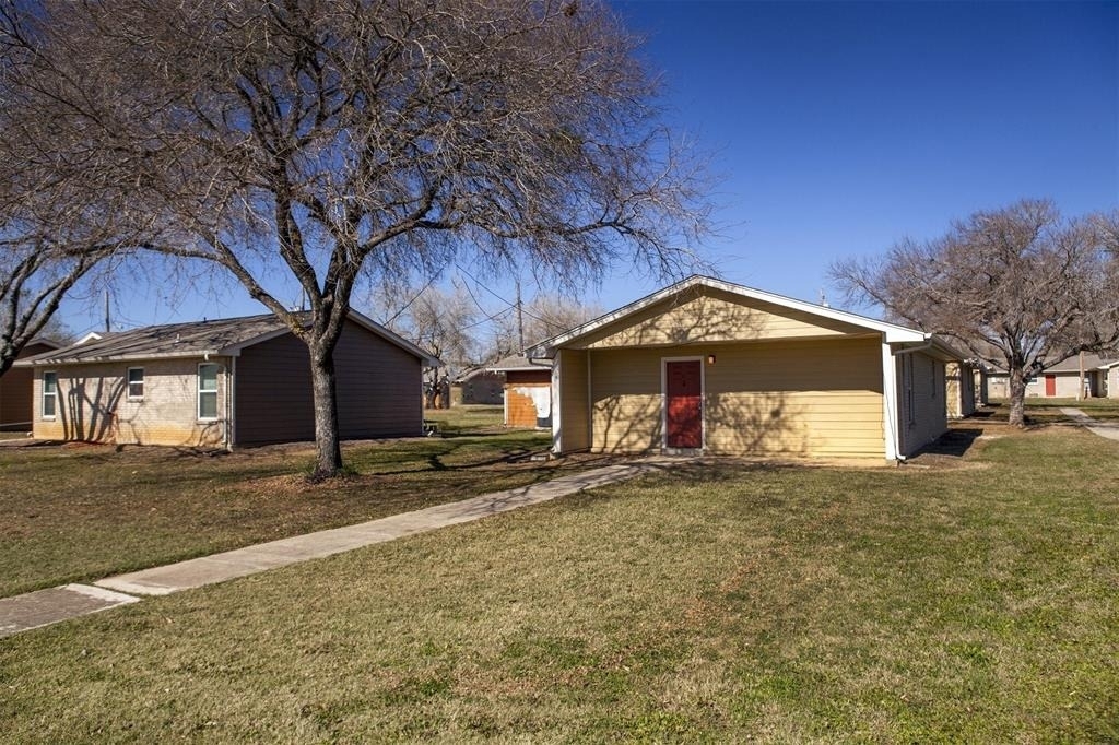 1200 E Frio Street - Photo 12