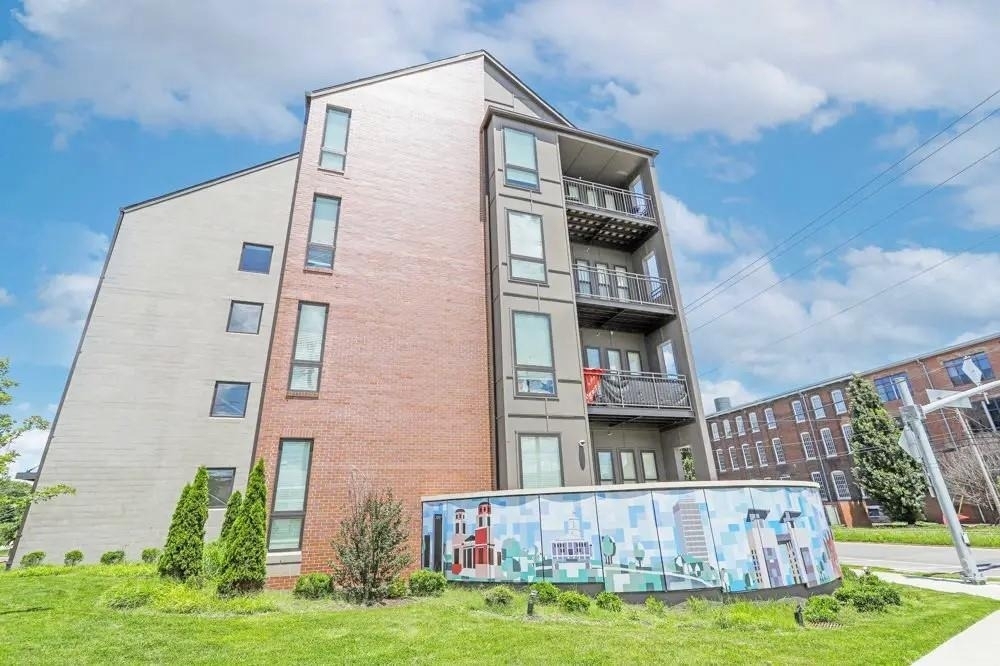 1419 Rosa L Parks Blvd - Photo 4