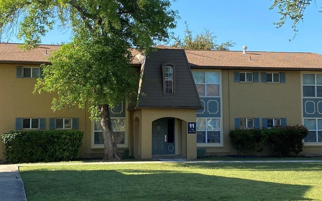 614 Bavarian Drive - Photo 1