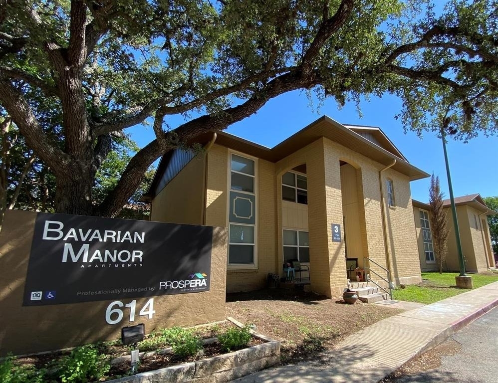 614 Bavarian Drive - Photo 0