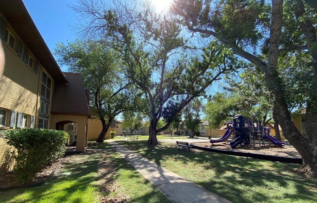 614 Bavarian Drive - Photo 3