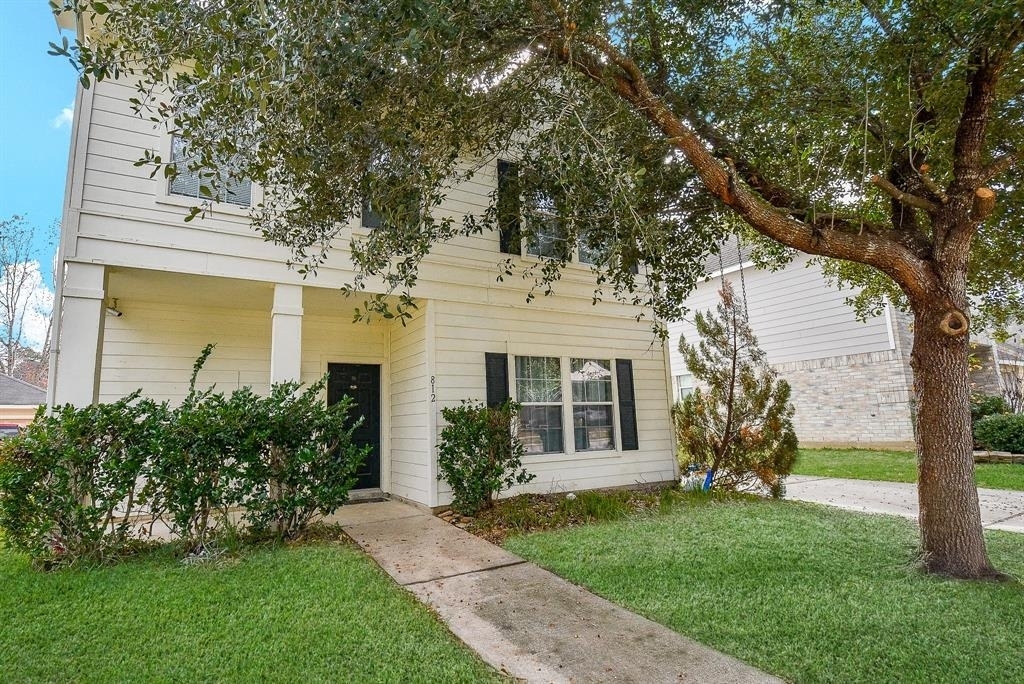 812 Dragonfly Drive - Photo 0