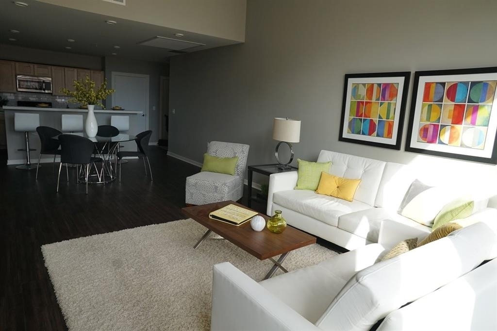 135 W Wells St - Photo 8