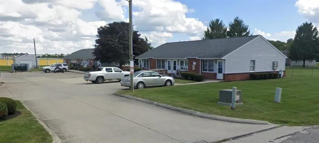 1045 Halbedel St - Photo 2