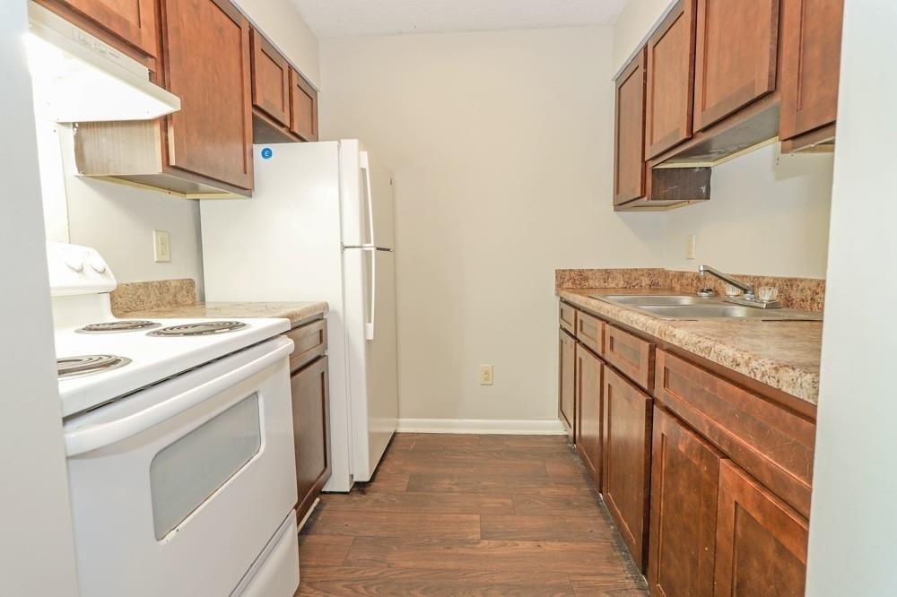1103 E Church St - Photo 13