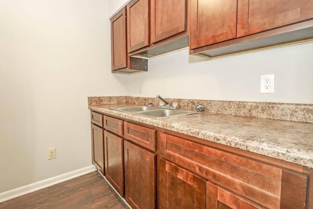 1103 E Church St - Photo 14
